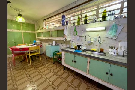 Casa para alugar com 565m², 4 quartos e 2 vagasCozinha