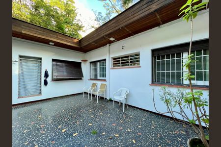 Casa para alugar com 565m², 4 quartos e 2 vagasÁrea externa