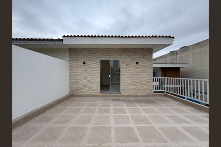 Casa à venda com 173m², 4 quartos e 2 vagas Casa à venda com 173m², 4 quartos e 2 vagasVaranda