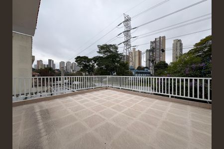 Casa à venda com 173m², 4 quartos e 2 vagas Casa à venda com 173m², 4 quartos e 2 vagasVaranda