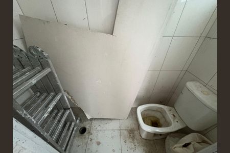 Casa à venda com 173m², 4 quartos e 2 vagas Casa à venda com 173m², 4 quartos e 2 vagasBanheiro de serviço