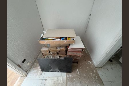 Casa à venda com 173m², 4 quartos e 2 vagas Casa à venda com 173m², 4 quartos e 2 vagasQuarto de Serviço