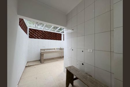 Casa à venda com 173m², 4 quartos e 2 vagas Casa à venda com 173m², 4 quartos e 2 vagasLavanderia