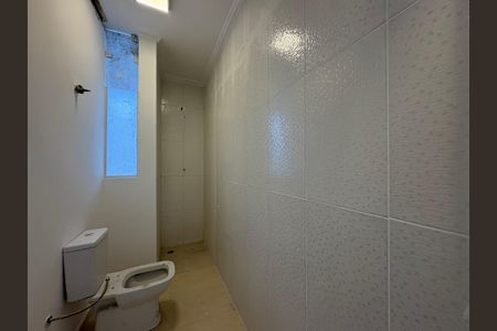 Casa à venda com 173m², 4 quartos e 2 vagas Casa à venda com 173m², 4 quartos e 2 vagasBanheiro da Suíte