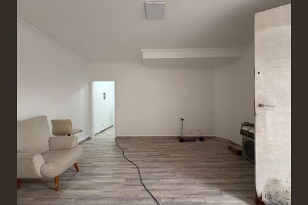 Casa à venda com 173m², 4 quartos e 2 vagas Casa à venda com 173m², 4 quartos e 2 vagasSala