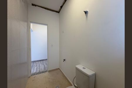 Casa à venda com 173m², 4 quartos e 2 vagas Casa à venda com 173m², 4 quartos e 2 vagasBanheiro da Suíte