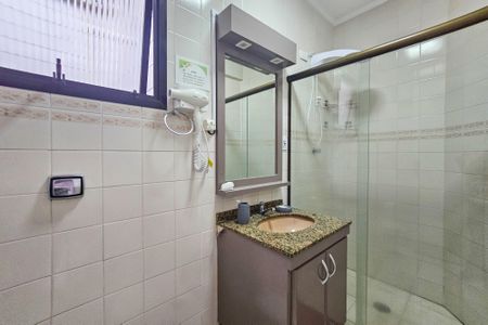 Apartamento para alugar com 167m², 3 quartos e 1 vaga Apartamento para alugar com 167m², 3 quartos e 1 vagaBanheiro da suíte