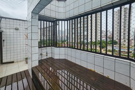 Apartamento para alugar com 167m², 3 quartos e 1 vaga Apartamento para alugar com 167m², 3 quartos e 1 vagaÁrea de Lazer privativa