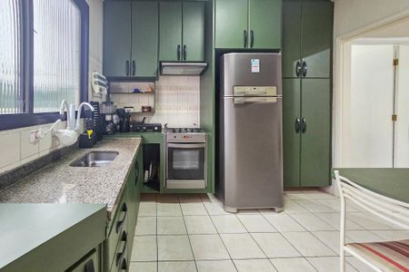 Apartamento para alugar com 167m², 3 quartos e 1 vaga Apartamento para alugar com 167m², 3 quartos e 1 vagaCozinha