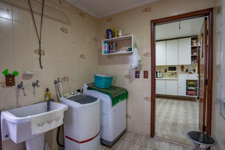 Casa à venda com 209m², 3 quartos e 4 vagas Casa à venda com 209m², 3 quartos e 4 vagasÁrea de serviço