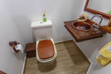 Casa à venda com 209m², 3 quartos e 4 vagas Casa à venda com 209m², 3 quartos e 4 vagasLavabo