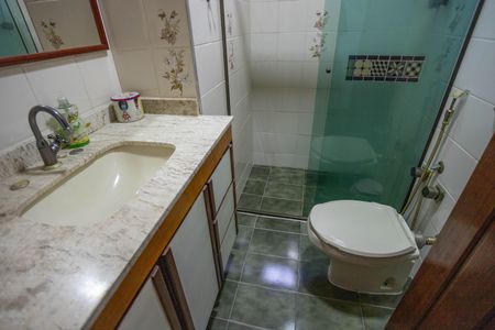 Casa à venda com 209m², 3 quartos e 4 vagas Casa à venda com 209m², 3 quartos e 4 vagasBanheiro social