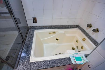 Casa à venda com 209m², 3 quartos e 4 vagas Casa à venda com 209m², 3 quartos e 4 vagasBanheiro da suíte