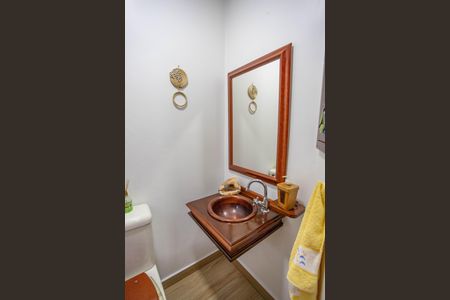 Casa à venda com 209m², 3 quartos e 4 vagas Casa à venda com 209m², 3 quartos e 4 vagasLavabo