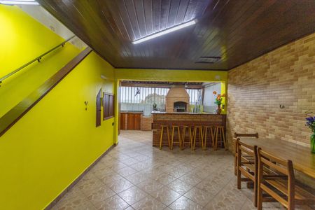 Casa à venda com 209m², 3 quartos e 4 vagas Casa à venda com 209m², 3 quartos e 4 vagasÁrea de lazer / garagem