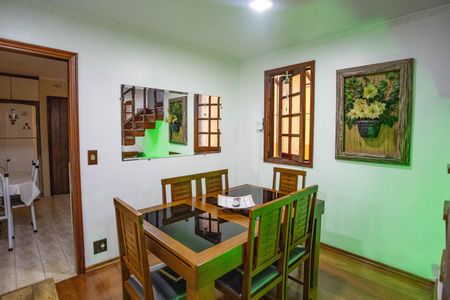 Casa à venda com 209m², 3 quartos e 4 vagas Casa à venda com 209m², 3 quartos e 4 vagasSala de jantar