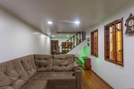 Casa à venda com 209m², 3 quartos e 4 vagas Casa à venda com 209m², 3 quartos e 4 vagasSala
