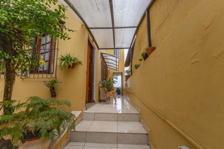 Casa à venda com 209m², 3 quartos e 4 vagas Casa à venda com 209m², 3 quartos e 4 vagasEntrada