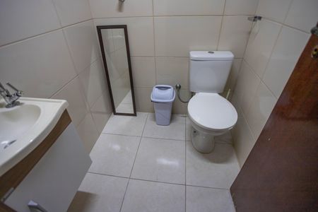 Casa à venda com 209m², 3 quartos e 4 vagas Casa à venda com 209m², 3 quartos e 4 vagasBanheiro da garagem