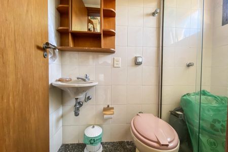 Apartamento à venda com 216m², 3 quartos e 3 vagasBanheiro Serviço