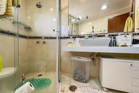 Apartamento à venda com 216m², 3 quartos e 3 vagasBanheiro Master