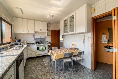 Apartamento à venda com 216m², 3 quartos e 3 vagasCozinha