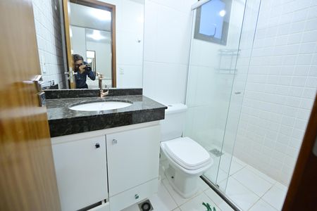Apartamento à venda com 66m², 2 quartos e 1 vaga Apartamento à venda com 66m², 2 quartos e 1 vagaBanheiro Social