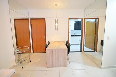 Apartamento à venda com 66m², 2 quartos e 1 vaga Apartamento à venda com 66m², 2 quartos e 1 vagaHall