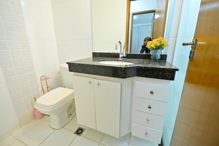 Apartamento à venda com 66m², 2 quartos e 1 vaga Apartamento à venda com 66m², 2 quartos e 1 vagaBanheiro Social