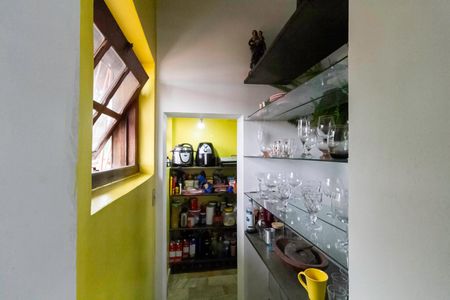 Casa à venda com 463m², 4 quartos e 5 vagasDespensa