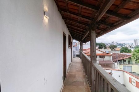 Casa à venda com 463m², 4 quartos e 5 vagasVaranda dos quartos 1 e 2