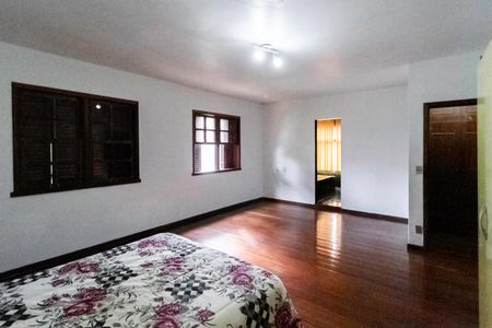 Casa à venda com 463m², 4 quartos e 5 vagasSuíte