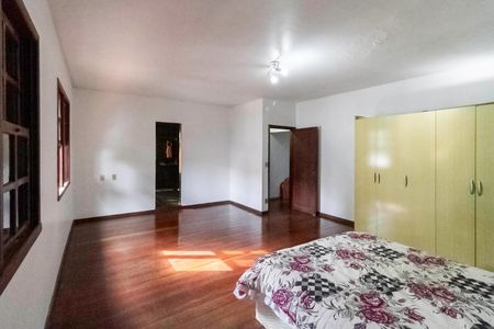 Casa à venda com 463m², 4 quartos e 5 vagasSuíte