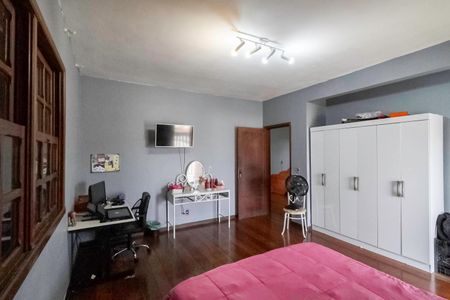 Casa à venda com 463m², 4 quartos e 5 vagasQuarto 1