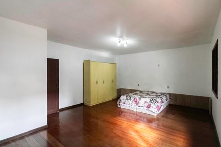 Casa à venda com 463m², 4 quartos e 5 vagasSuíte