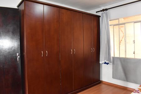 Casa à venda com 480m², 4 quartos e 3 vagasQuarto 2