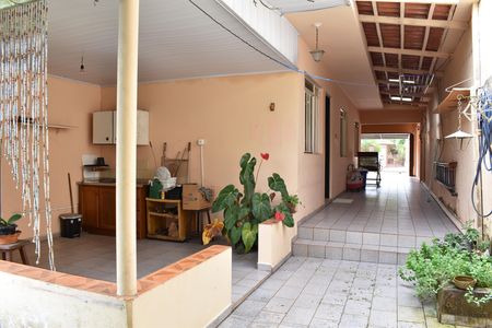 Casa à venda com 480m², 4 quartos e 3 vagasÁrea externa