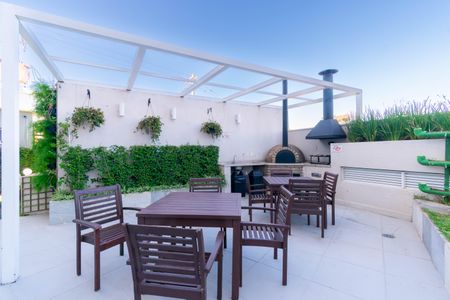 Apartamento à venda com 58m², 2 quartos e 1 vaga Apartamento à venda com 58m², 2 quartos e 1 vagaÁrea comum - Churrasqueira