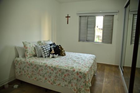 Casa à venda com 172m², 3 quartos e 2 vagasSuíte