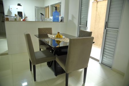 Casa à venda com 172m², 3 quartos e 2 vagasCopa