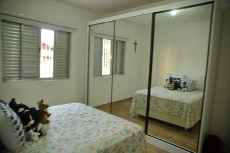 Casa à venda com 172m², 3 quartos e 2 vagasSuíte