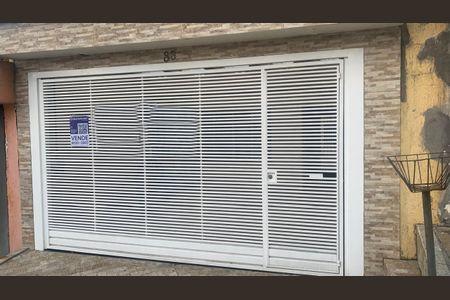 Casa à venda com 172m², 3 quartos e 2 vagasFachada