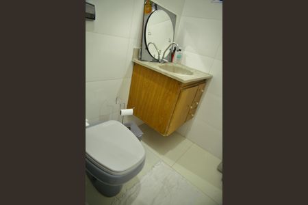 Casa à venda com 172m², 3 quartos e 2 vagasLavabo