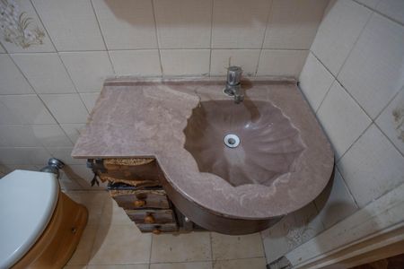 Casa à venda com 300m², 4 quartos e 2 vagasBanheiro 2