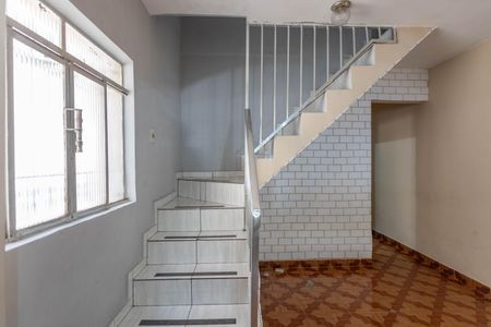 Casa à venda com 300m², 4 quartos e 2 vagasEscada