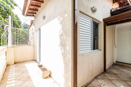 Casa para alugar com 250m², 3 quartos e 2 vagas Casa para alugar com 250m², 3 quartos e 2 vagasVaranda Quarto 01