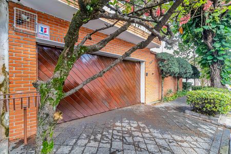 Casa para alugar com 250m², 3 quartos e 2 vagas Casa para alugar com 250m², 3 quartos e 2 vagasFachada