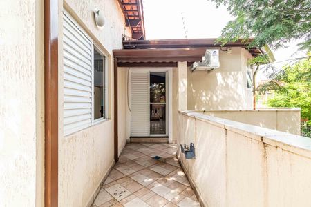 Casa para alugar com 250m², 3 quartos e 2 vagas Casa para alugar com 250m², 3 quartos e 2 vagasVaranda Quarto 01