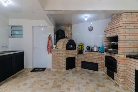 Casa à venda com 200m², 4 quartos e 2 vagasChurrasqueira e Lavanderia