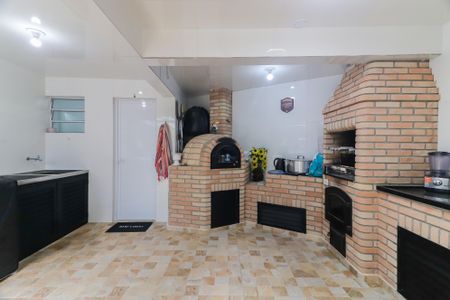 Casa à venda com 200m², 4 quartos e 2 vagasChurrasqueira e Lavanderia